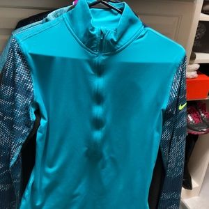 Nike pullover 1/2 zip